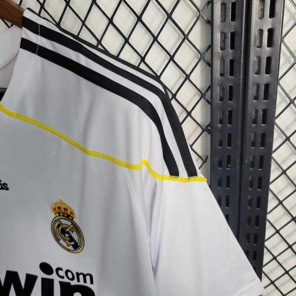 CAMISETA RETRO REAL MADRID 09/10 - Image 8