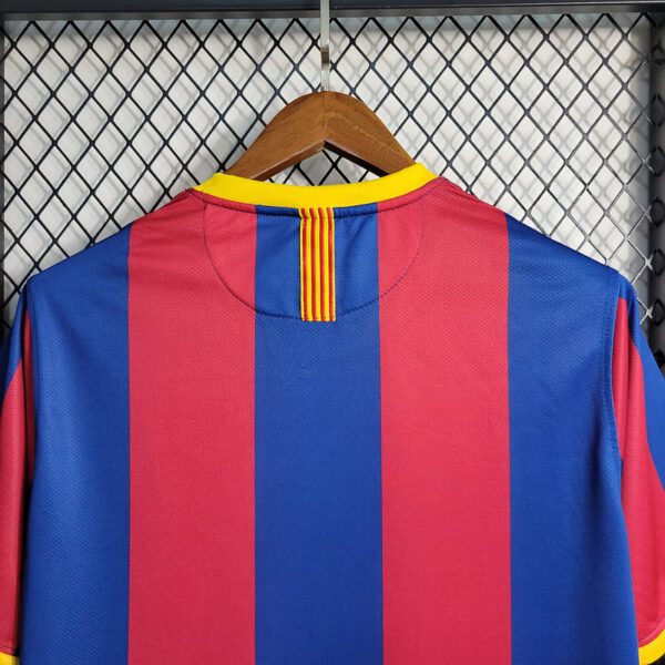 CAMISETA RETRO FC BARCELONA 10/11 - Image 7