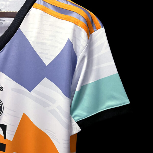 CAMISETA BAYERN MUNICH 3ª ESPECIAL EQUIPACIÓN 22/23 - Image 8