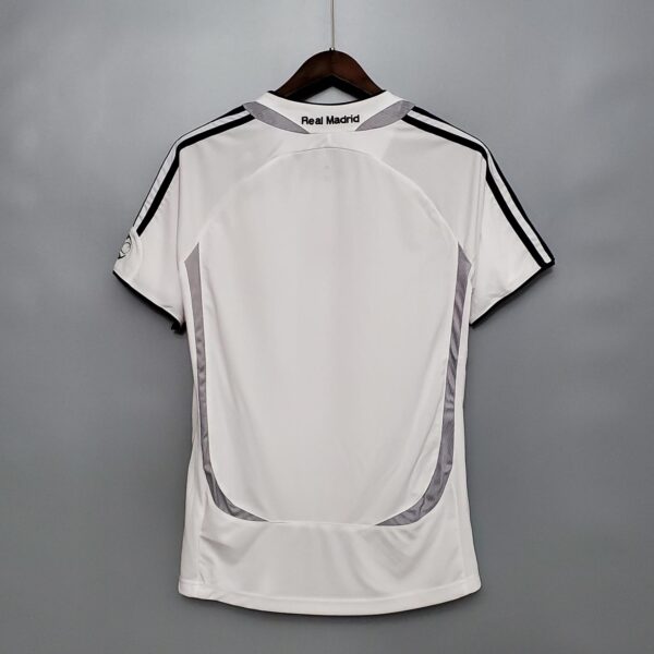 CAMISETA RETRO REAL MADRID 1ª EQUIPACIÓN 06/07 - Image 2