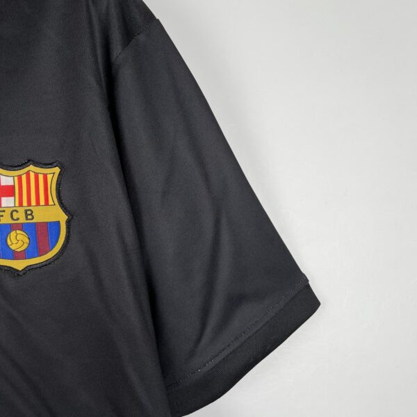 CAMISETA BARCELONA 8ª ESPECIAL EQUIPACIÓN 23/24 - Image 5