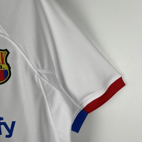 CAMISETA BARCELONA 2ª EQUIPACIÓN 23/24 - Image 6