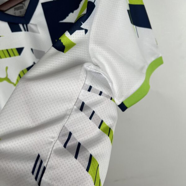 CAMISETA MANCHESTER CITY 4ª ESPECIAL EQUIPACIÓN 23/24 - Image 3