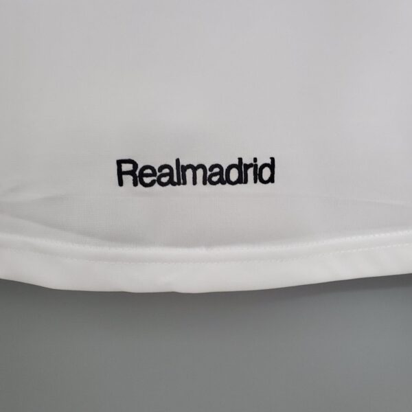 CAMISETA RETRO REAL MADRID 1ª EQUIPACIÓN 05/06 - Image 2