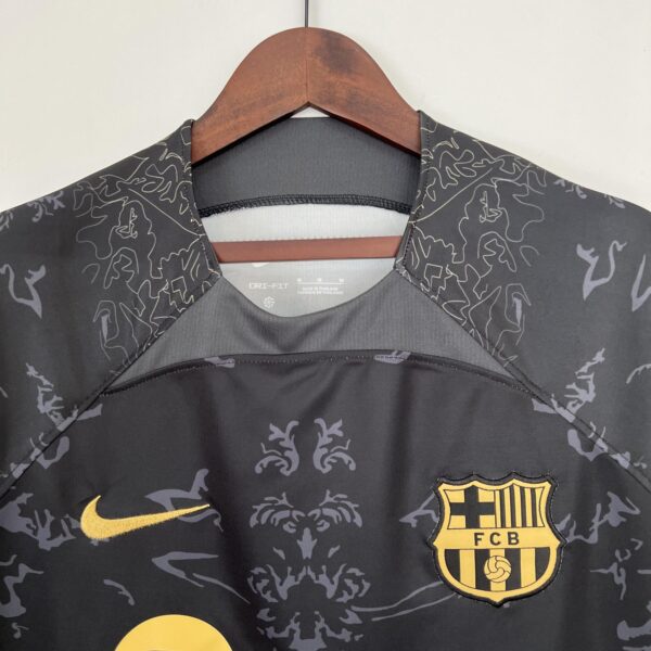 CAMISETA BARCELONA 5ª ESPECIAL EQUIPACIÓN 23/24 - Image 9