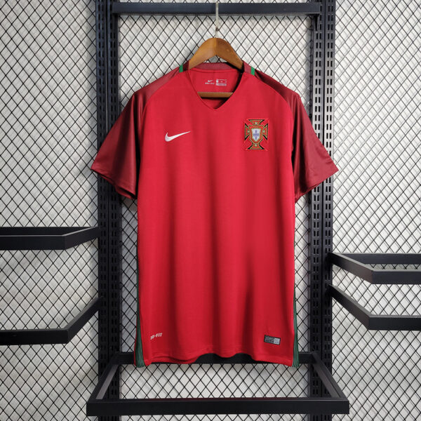 CAMISETA RETRO PORTUGAL 16