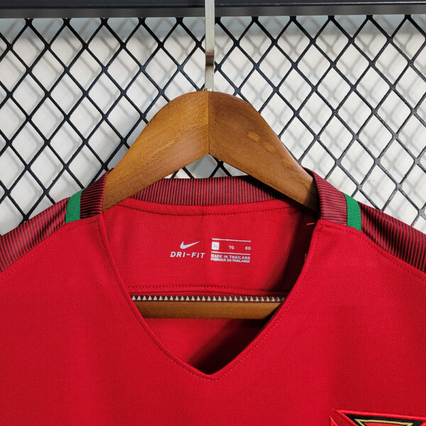 CAMISETA RETRO PORTUGAL 16 - Image 3