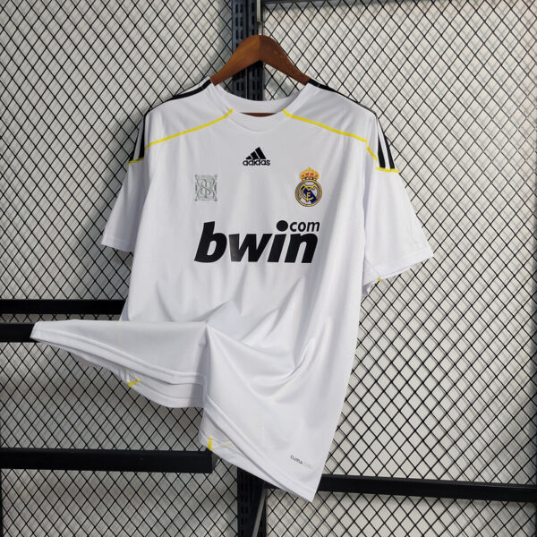 CAMISETA RETRO REAL MADRID 09/10 - Image 6