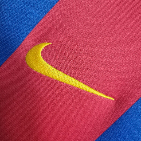 CAMISETA RETRO FC BARCELONA 10/11 - Image 5